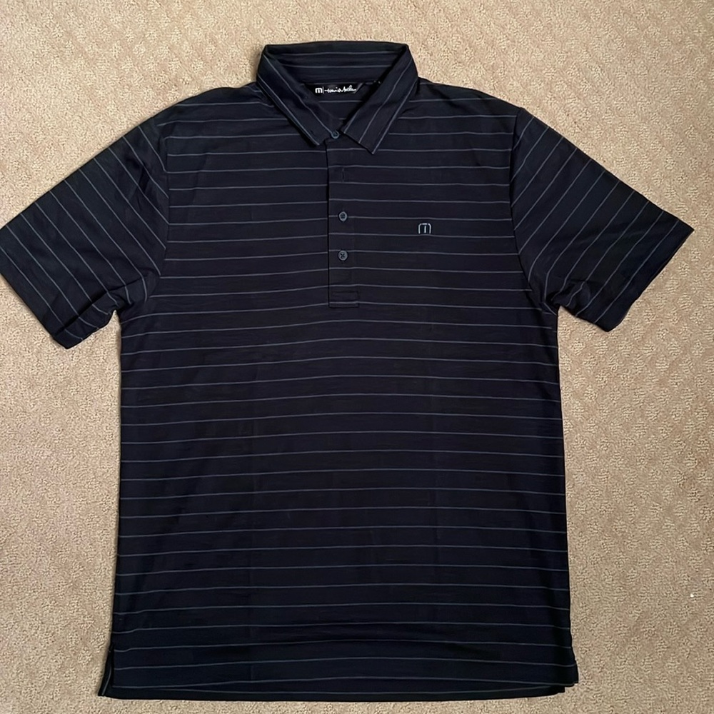 LIKE new! Mens Travis Mathew polo shirt - size Medium